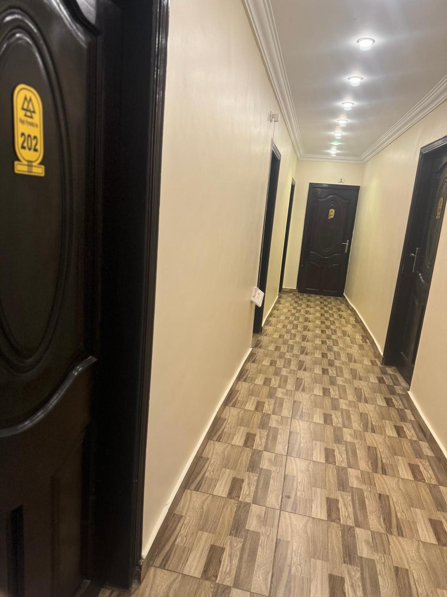 Pyramids And Sphinx Hotel Kafret el-Gabal Екстериор снимка