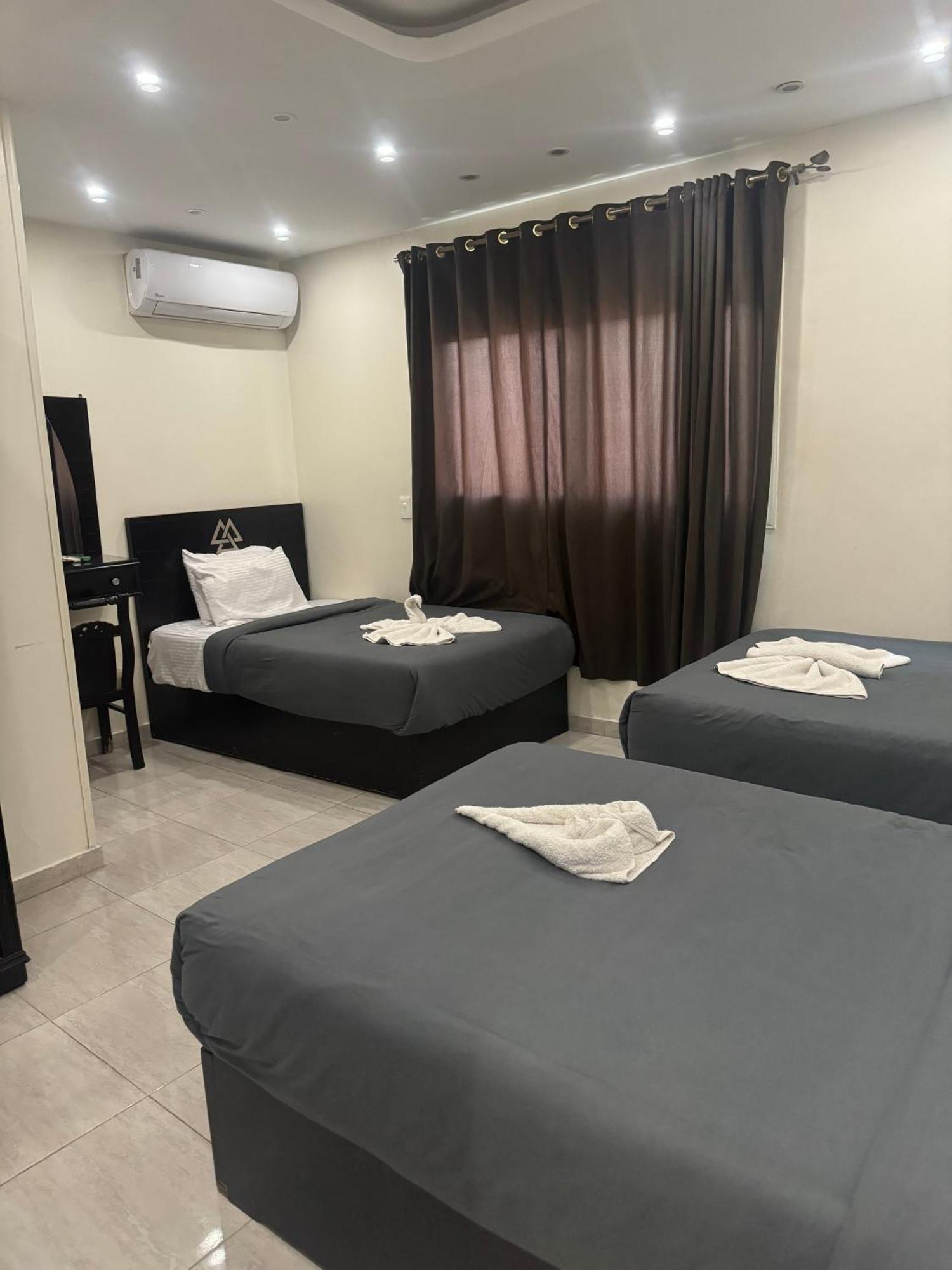 Pyramids And Sphinx Hotel Kafret el-Gabal Екстериор снимка