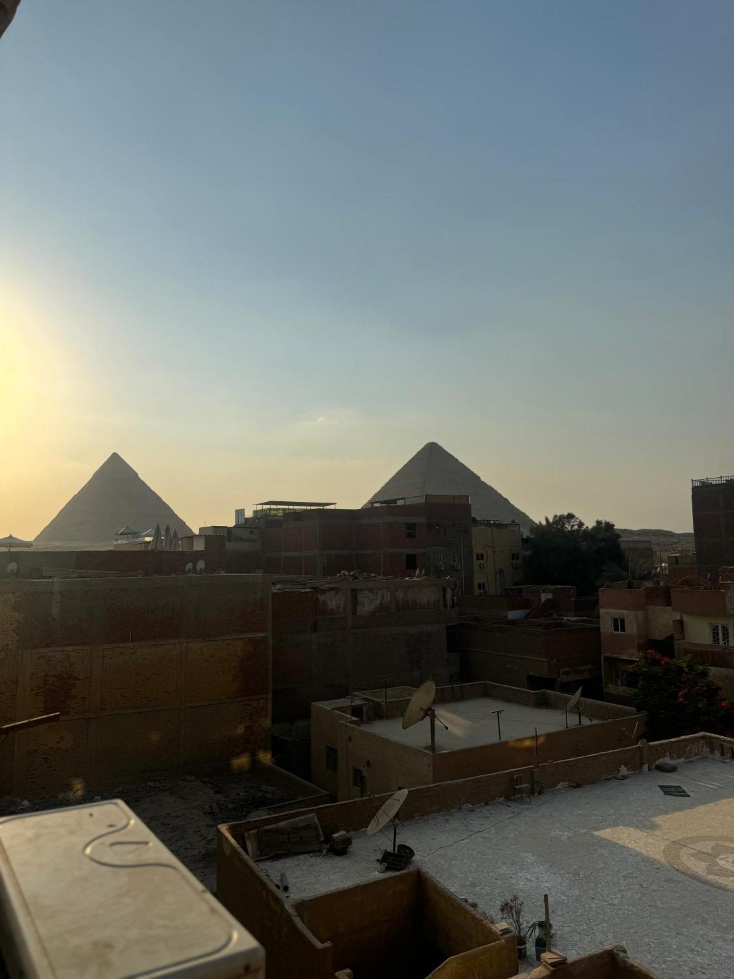 Pyramids And Sphinx Hotel Kafret el-Gabal Екстериор снимка