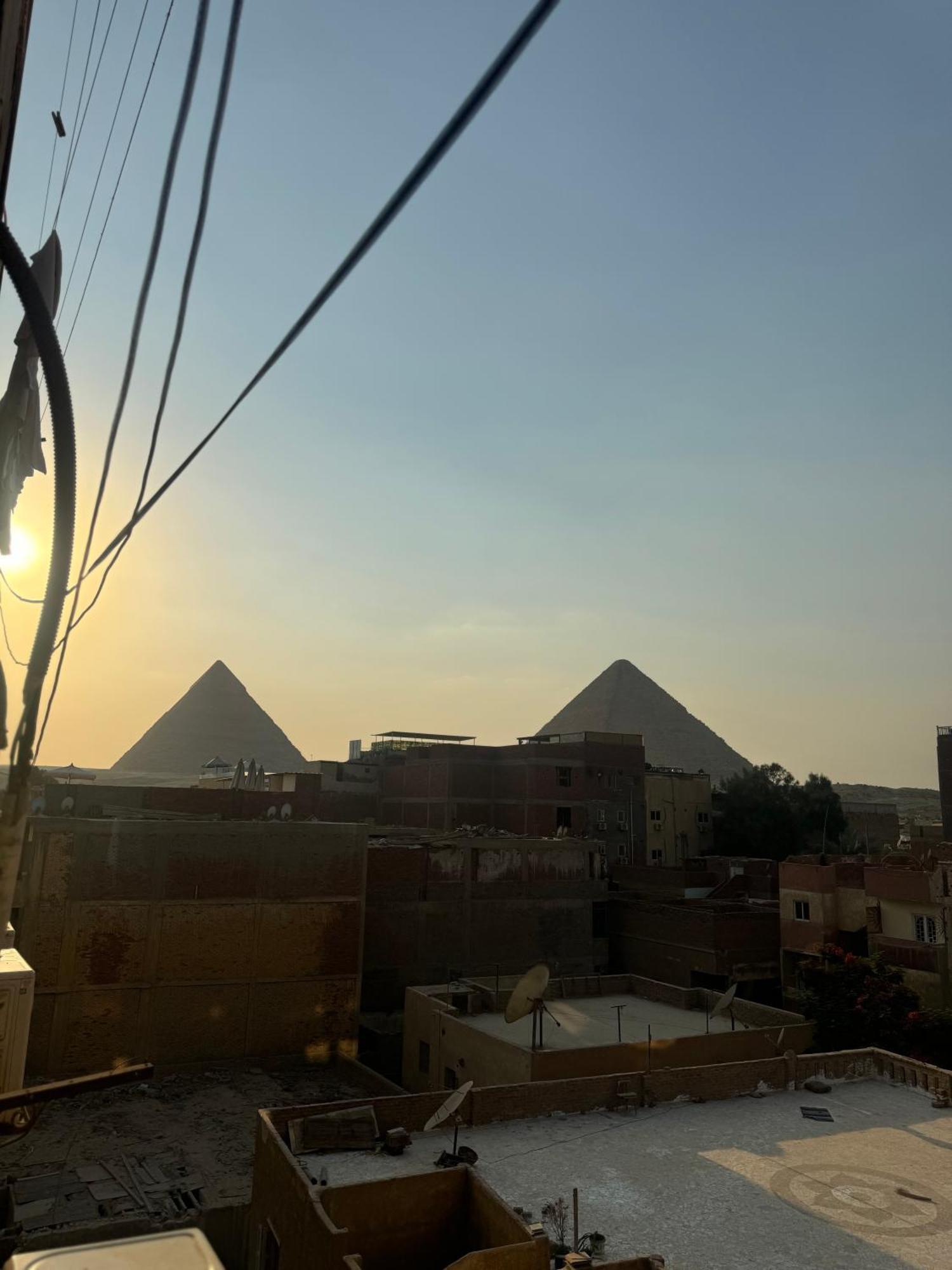Pyramids And Sphinx Hotel Kafret el-Gabal Екстериор снимка