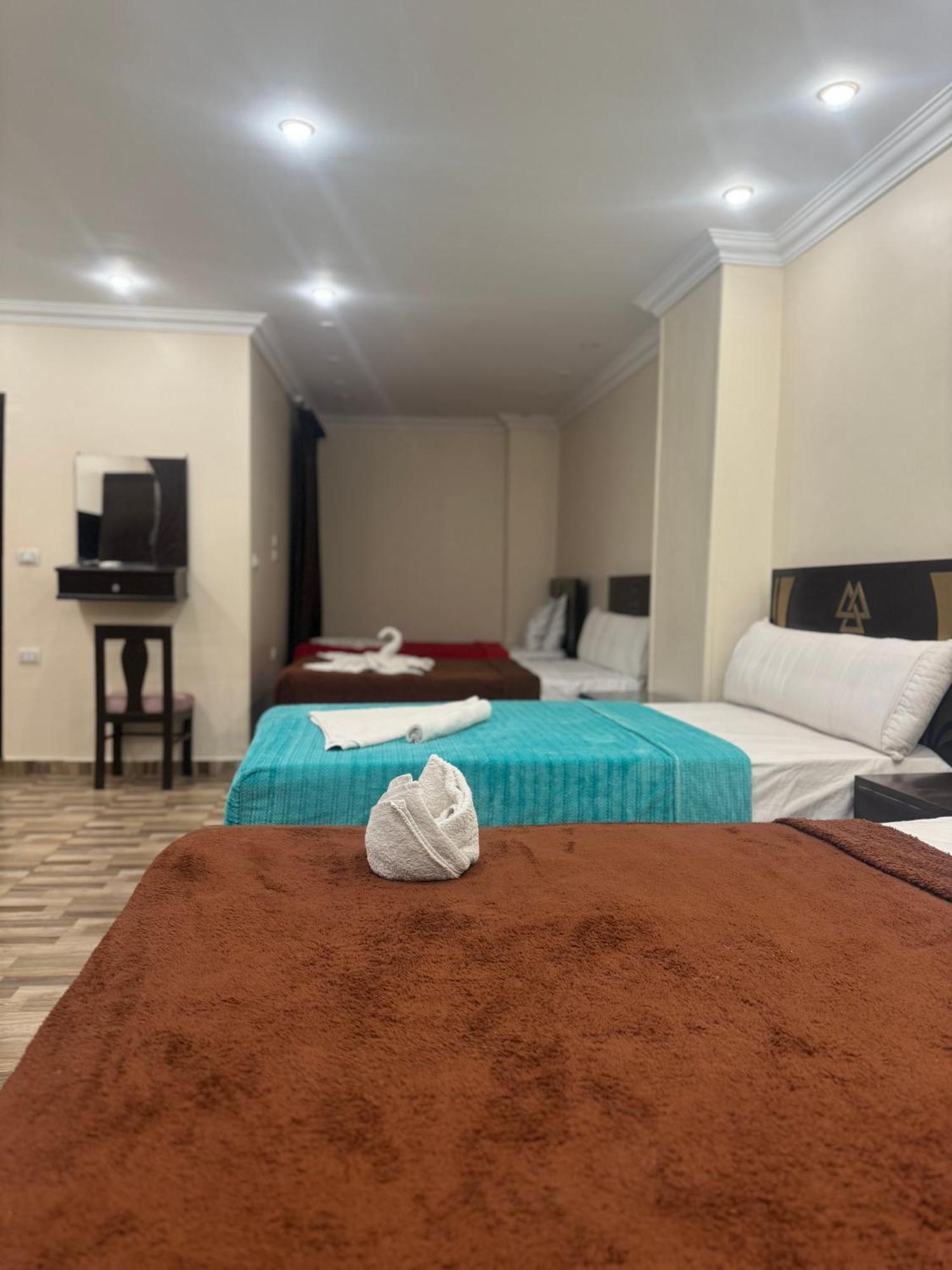 Pyramids And Sphinx Hotel Kafret el-Gabal Екстериор снимка