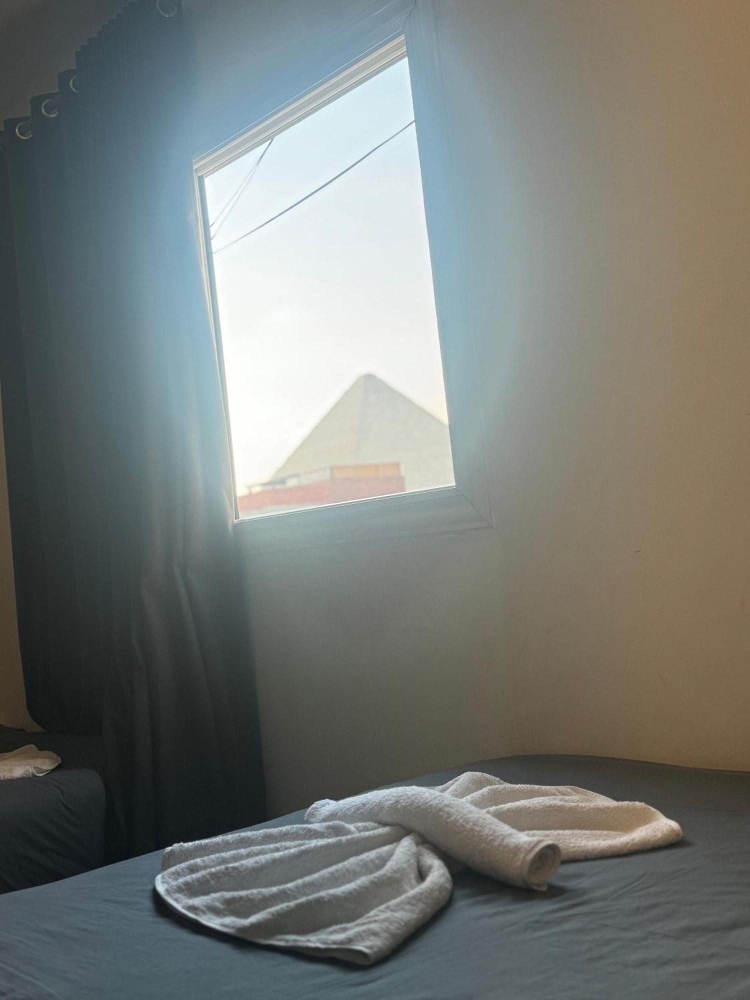 Pyramids And Sphinx Hotel Kafret el-Gabal Екстериор снимка