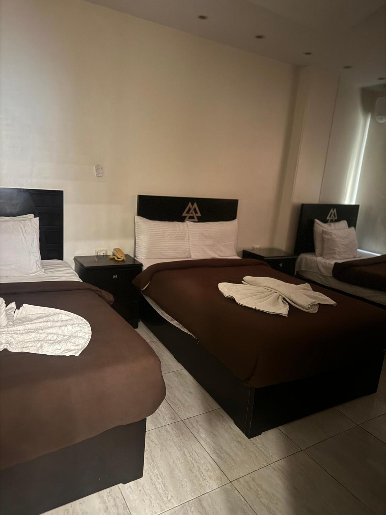 Pyramids And Sphinx Hotel Kafret el-Gabal Екстериор снимка