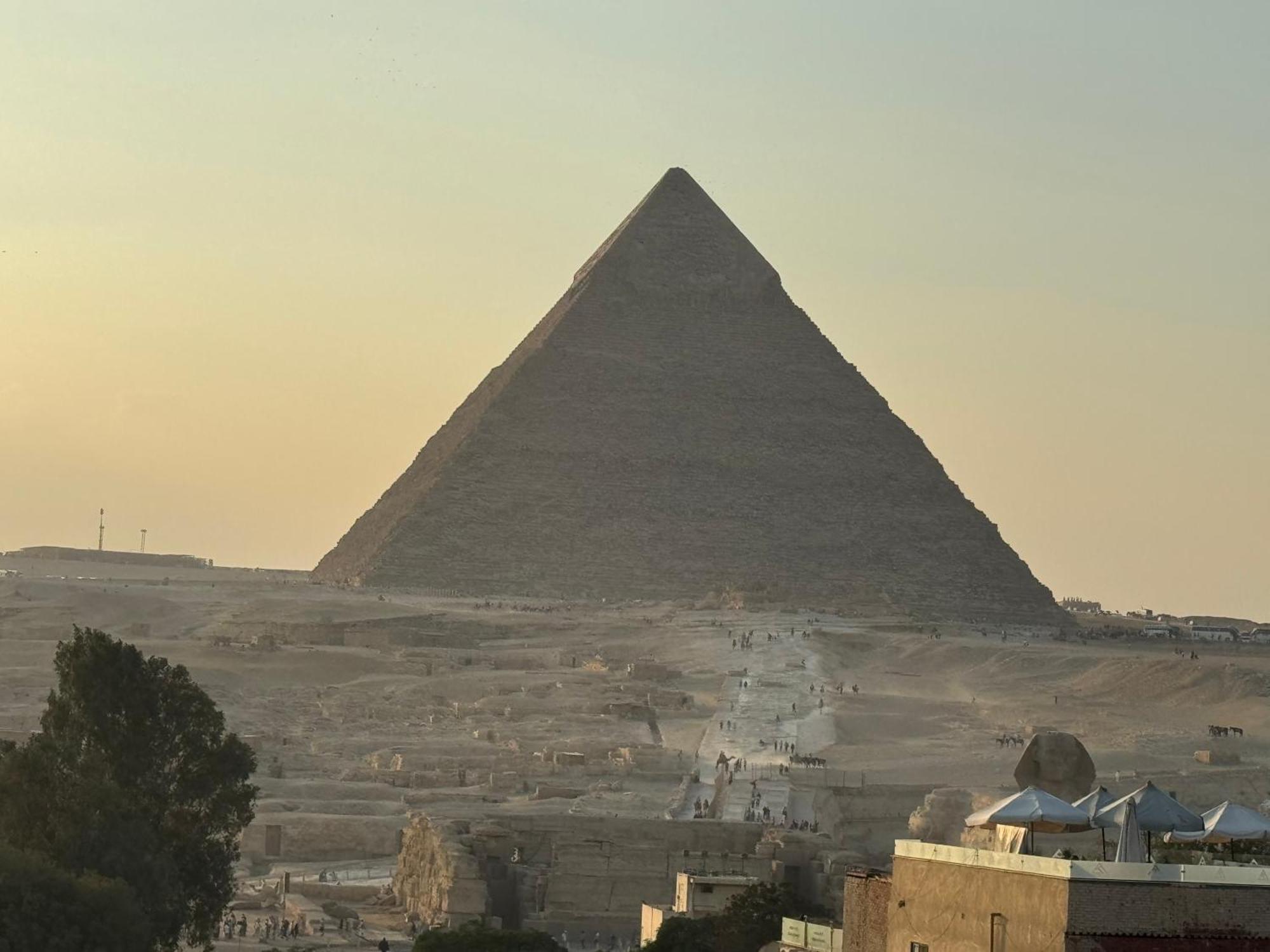 Pyramids And Sphinx Hotel Kafret el-Gabal Екстериор снимка