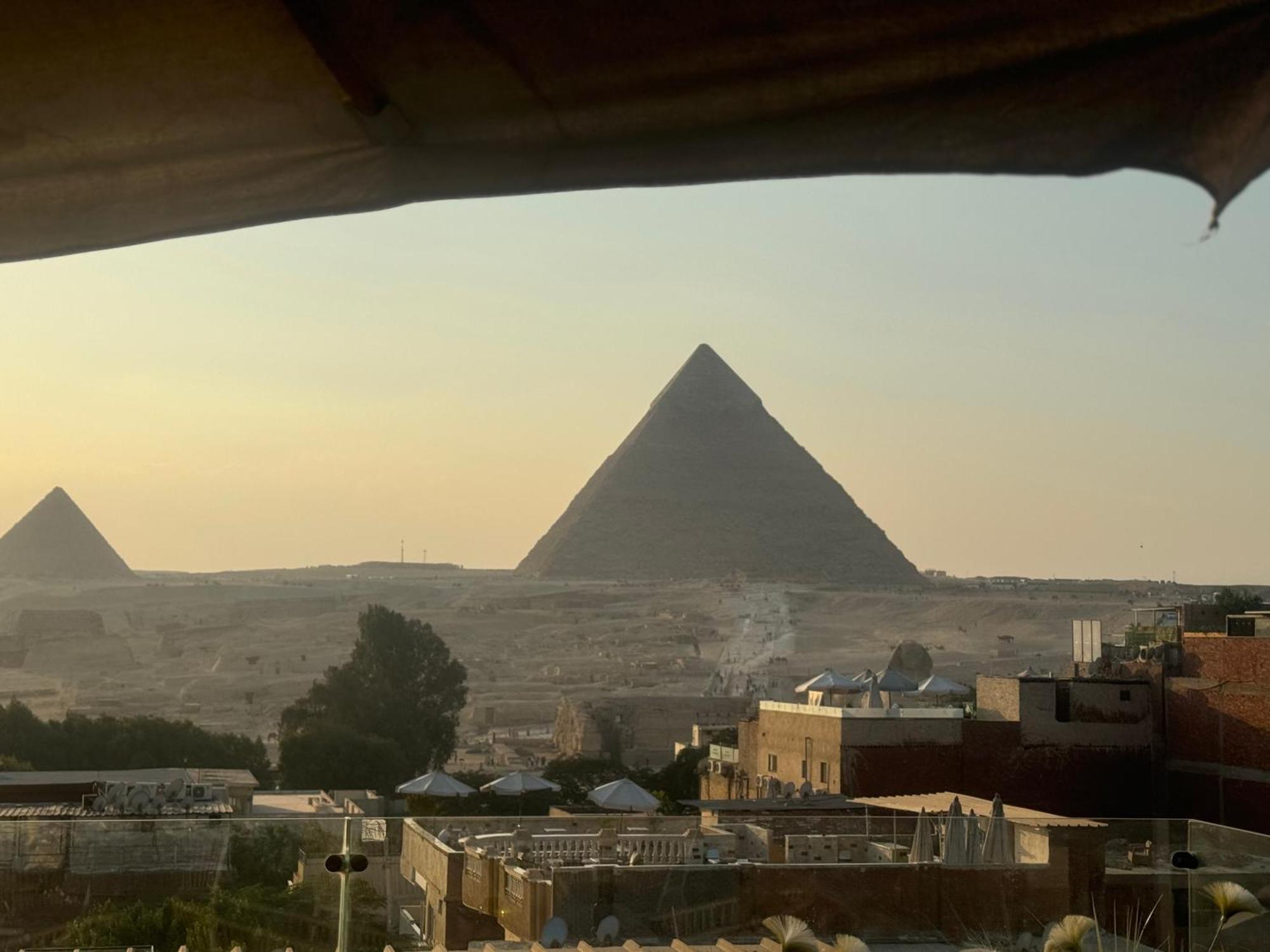 Pyramids And Sphinx Hotel Kafret el-Gabal Екстериор снимка
